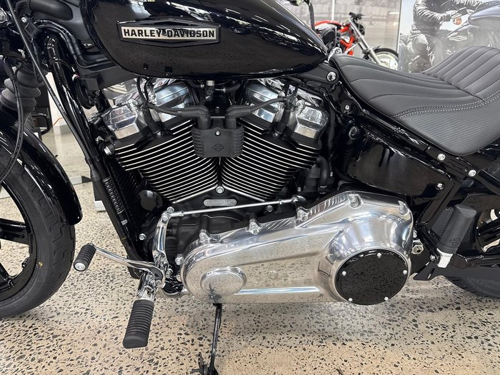 2025 Harley-Davidson Street Bob 117 (FXBB) Softail Black