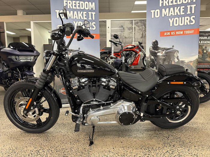 2025 Harley-Davidson Street Bob 117 (FXBB) Softail Black