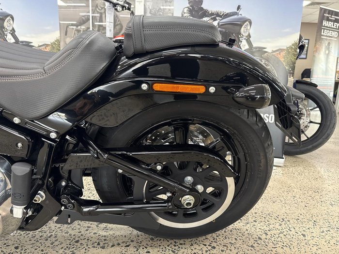 2025 Harley-Davidson Street Bob 117 (FXBB) Softail Black