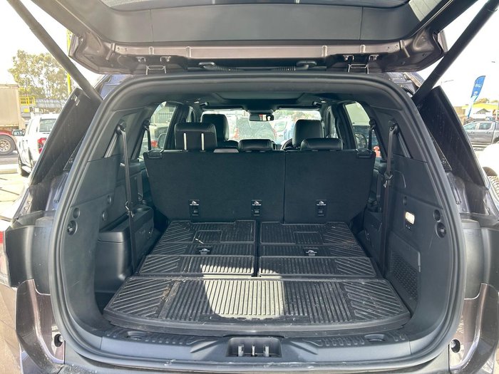 2023 Ford Everest Platinum