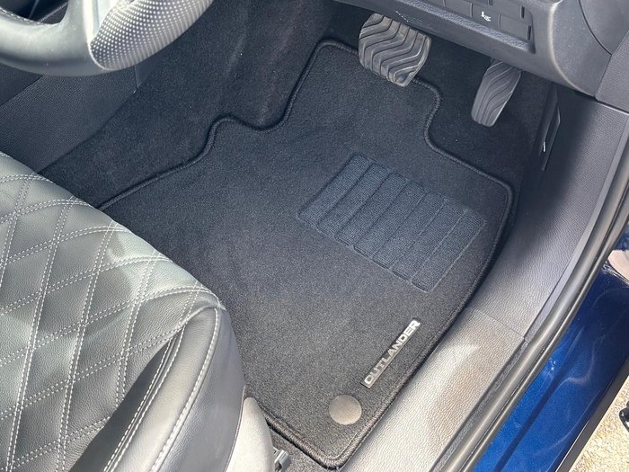 2024 Mitsubishi Outlander Exceed