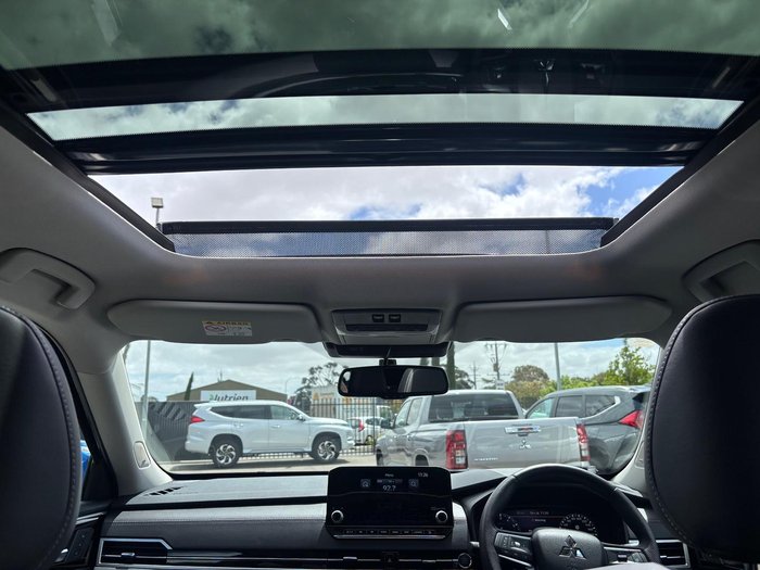 2024 Mitsubishi Outlander Exceed