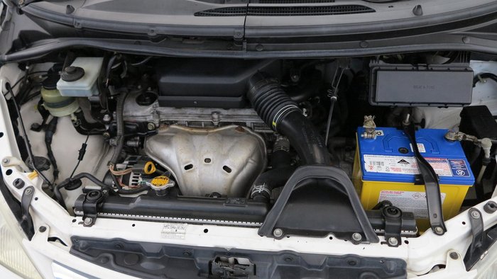 2003 Toyota Tarago GLi ACR30R Powder White