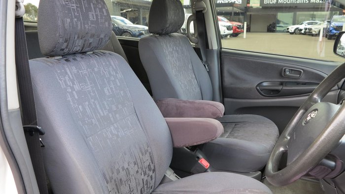 2003 Toyota Tarago GLi ACR30R Powder White