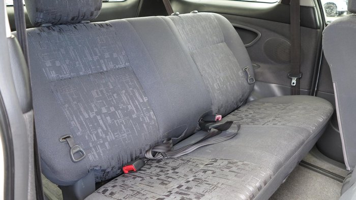 2003 Toyota Tarago GLi ACR30R Powder White