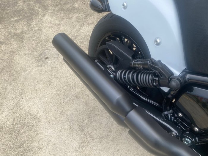 2025 Indian SPORT CHIEF GHOST WHITE METALLIC