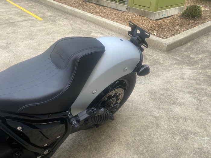 2025 Indian SPORT CHIEF GHOST WHITE METALLIC