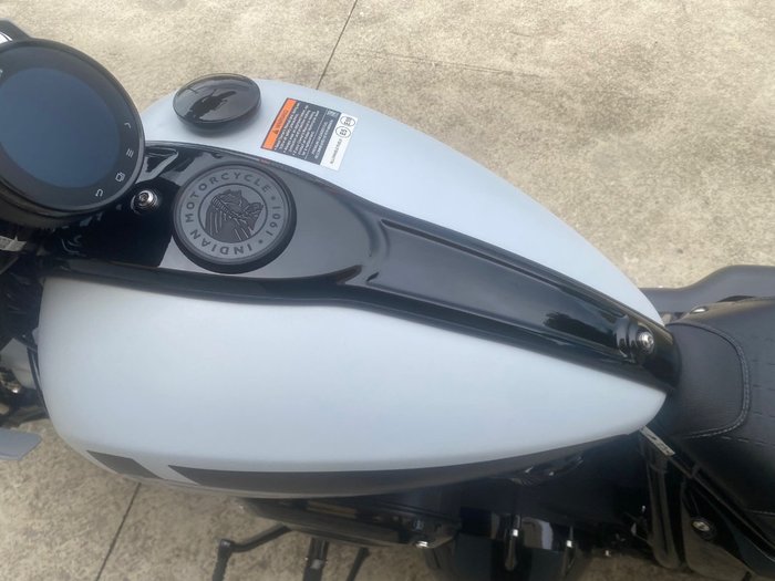 2025 Indian SPORT CHIEF GHOST WHITE METALLIC
