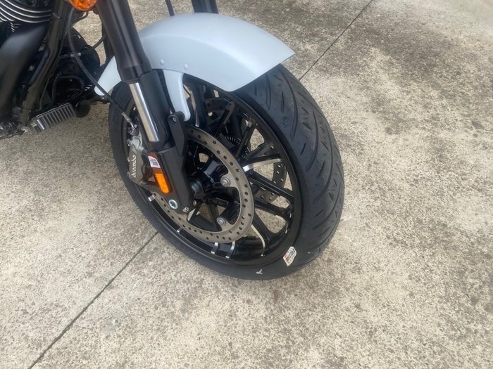 2025 Indian SPORT CHIEF GHOST WHITE METALLIC