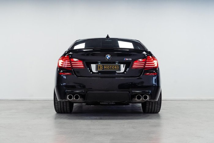 2016 BMW M5 F10 LCI Black