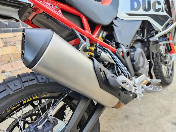 2024 DUCATI DESERT X RALLY DUAL PURPOSE BIANCO TRICOLOR
