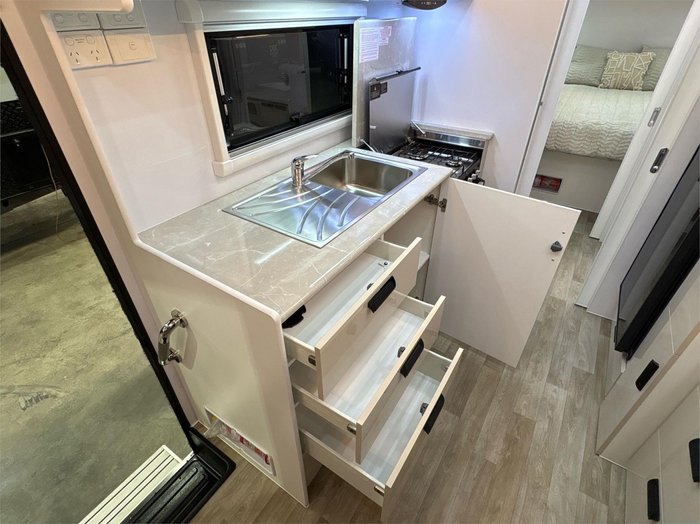 2025 VICTORY CARAVANS Trophy