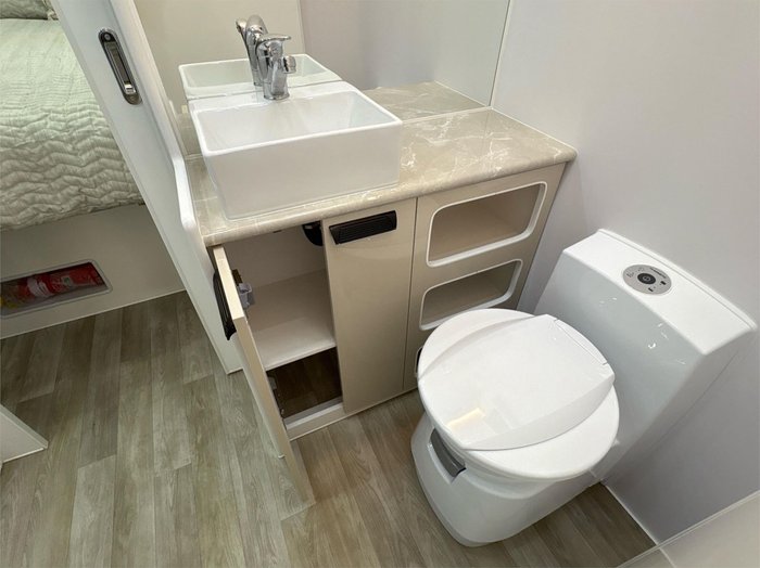 2025 VICTORY CARAVANS Trophy