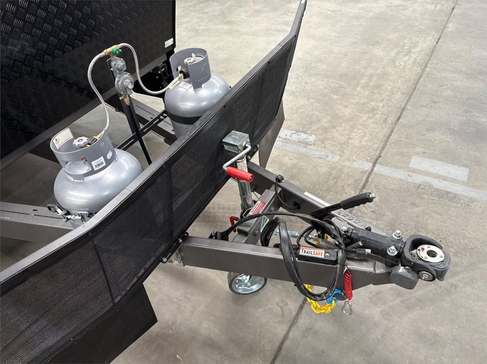 2025 VICTORY CARAVANS Trophy