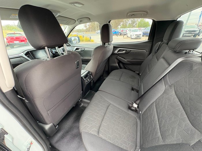 2024 Isuzu D-MAX LS-M