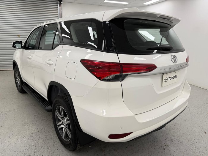2024 Toyota Fortuner GX GUN156R 4X4 Dual Range Glacier White