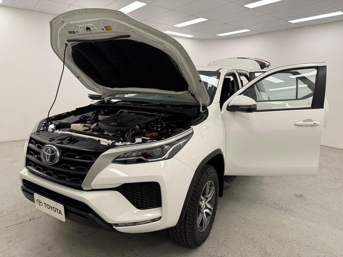 2024 Toyota Fortuner GX GUN156R 4X4 Dual Range Glacier White