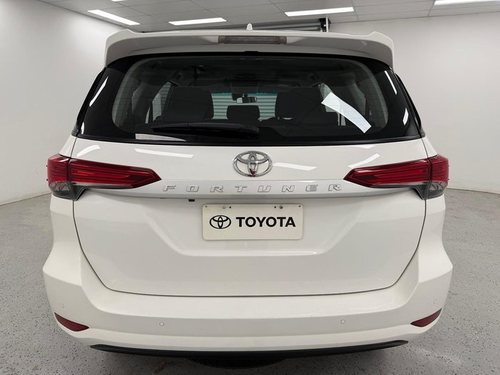 2024 Toyota Fortuner GX GUN156R 4X4 Dual Range Glacier White