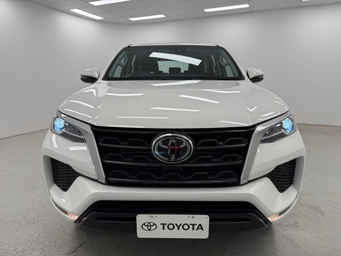 2024 Toyota Fortuner GX GUN156R 4X4 Dual Range Glacier White
