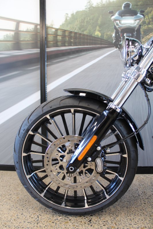 2025 Harley-davidson FXBR BREAKOUT (117) VIVID BLACK