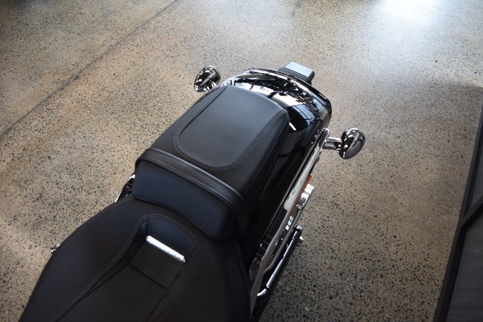 2025 Harley-davidson FXBR BREAKOUT (117) VIVID BLACK