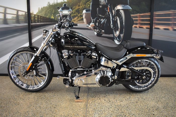 2025 Harley-davidson FXBR BREAKOUT (117) VIVID BLACK