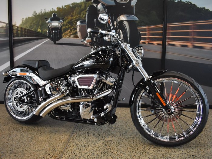 2025 Harley-davidson FXBR BREAKOUT (117) VIVID BLACK