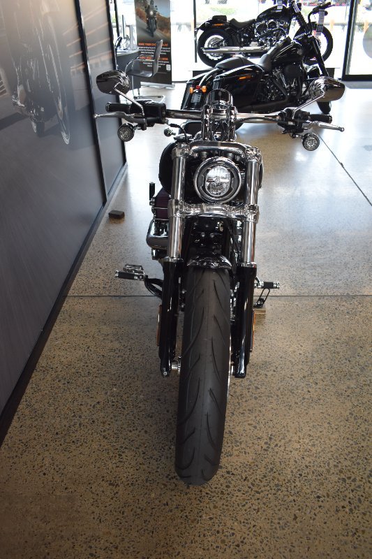 2025 Harley-davidson FXBR BREAKOUT (117) VIVID BLACK