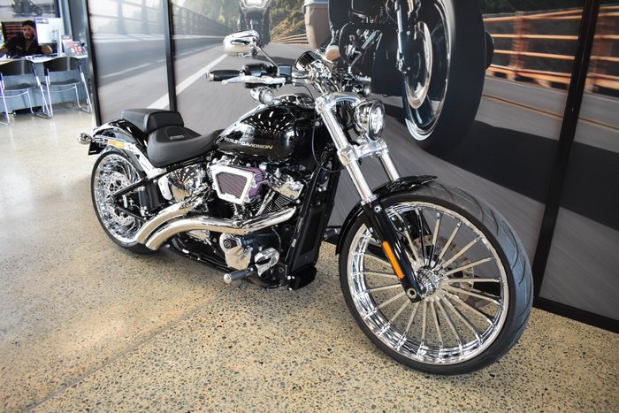 2025 Harley-davidson FXBR BREAKOUT (117) VIVID BLACK