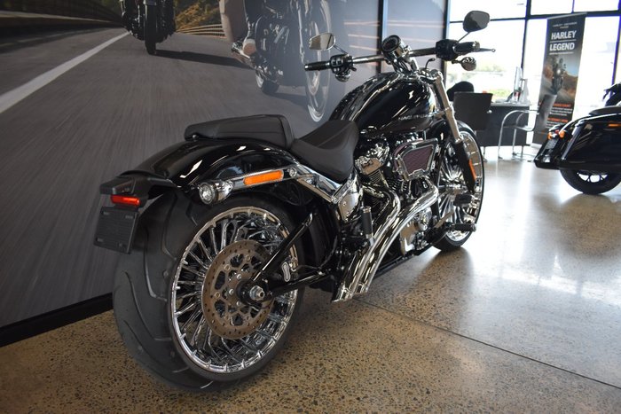 2025 Harley-davidson FXBR BREAKOUT (117) VIVID BLACK