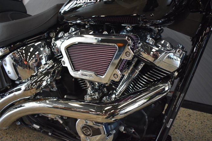 2025 Harley-davidson FXBR BREAKOUT (117) VIVID BLACK