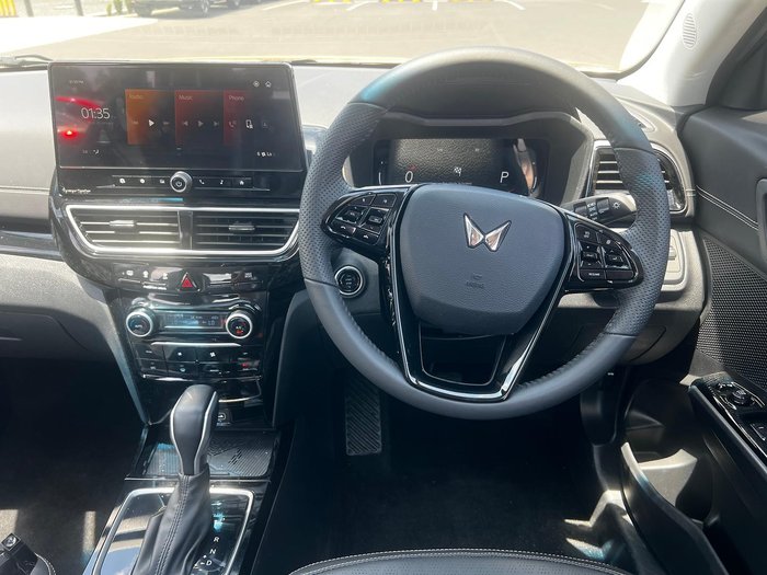 2025 Mahindra XUV3XO AX7L