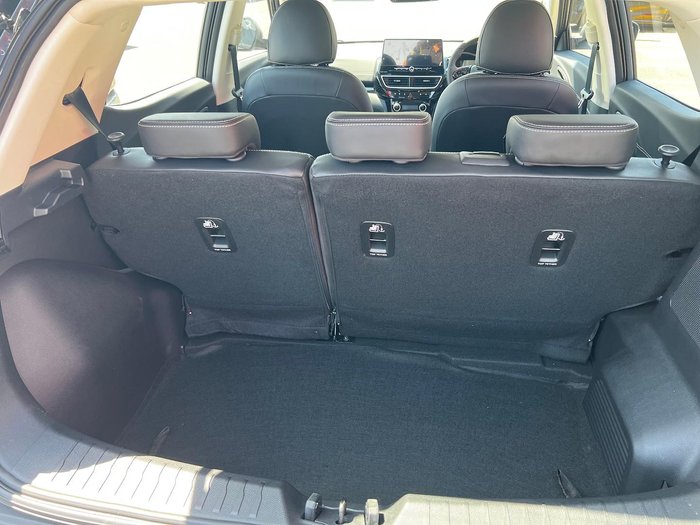 2025 Mahindra XUV3XO AX7L