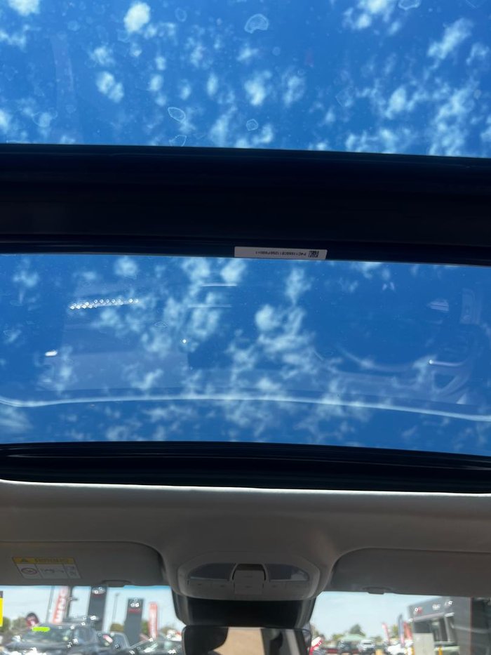 2025 Mahindra XUV3XO AX7L