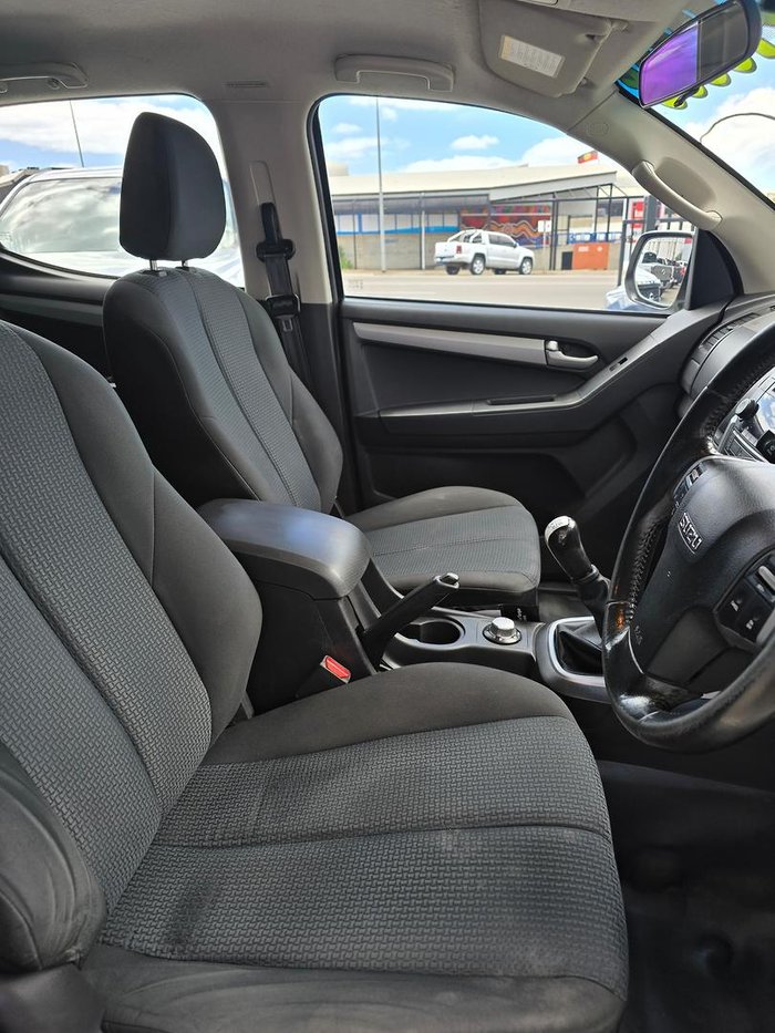 2013 Isuzu D-MAX LS-M