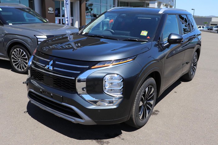 2025 Mitsubishi Outlander LS