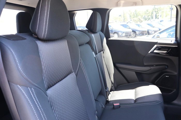 2025 Mitsubishi Outlander LS