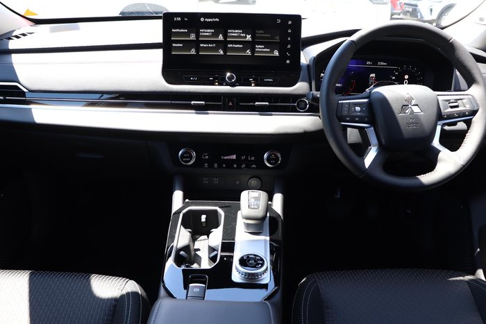 2025 Mitsubishi Outlander LS