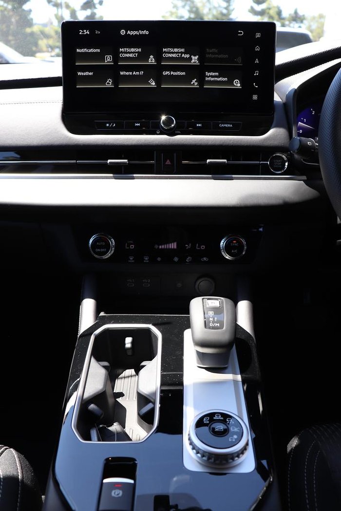 2025 Mitsubishi Outlander LS