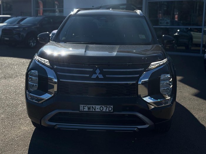2025 Mitsubishi Outlander LS