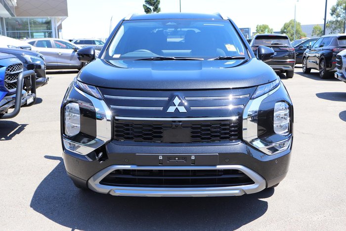 2025 Mitsubishi Outlander LS