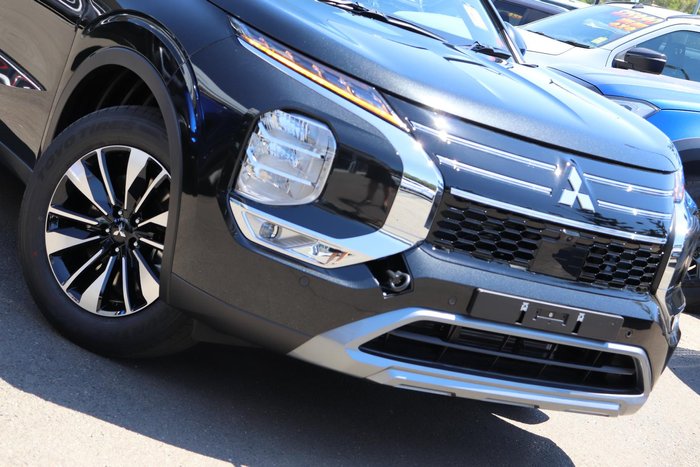 2025 Mitsubishi Outlander LS