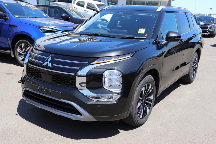 2025 Mitsubishi Outlander LS