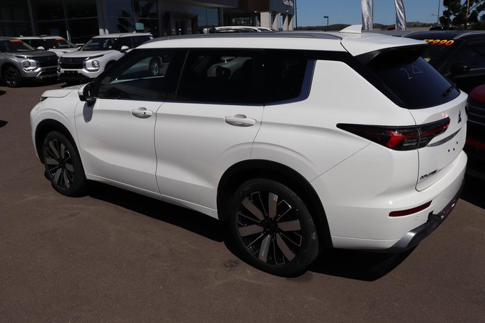 2025 Mitsubishi Outlander Exceed