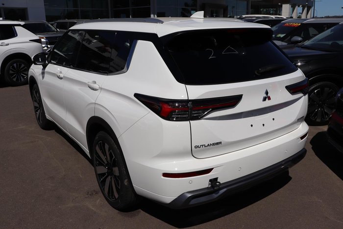 2025 Mitsubishi Outlander Exceed