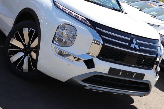 2025 Mitsubishi Outlander Exceed