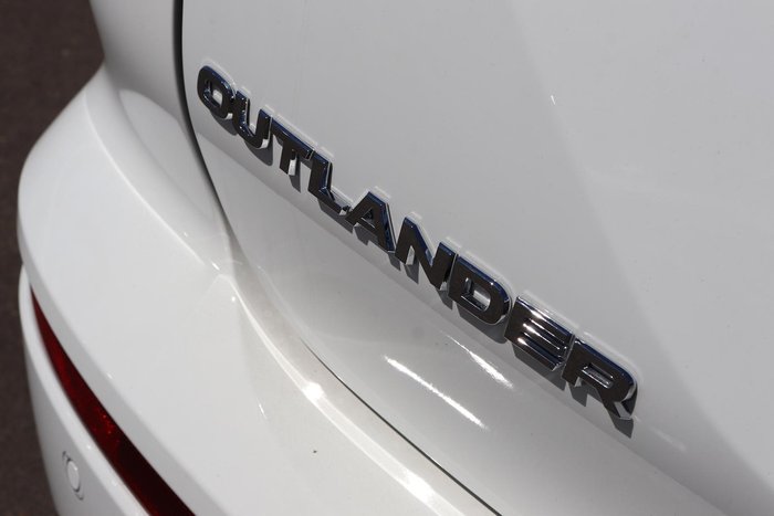 2025 Mitsubishi Outlander Exceed