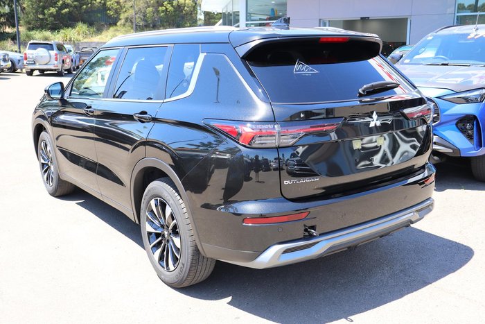 2025 Mitsubishi Outlander LS