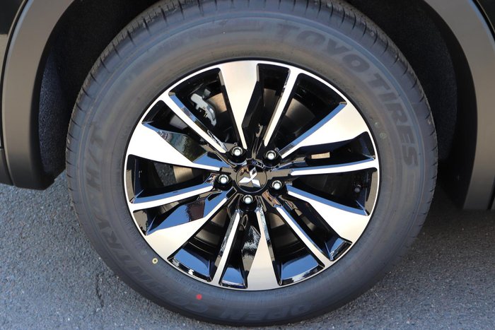 2025 Mitsubishi Outlander LS