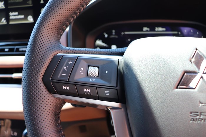 2025 Mitsubishi Outlander Exceed Tourer